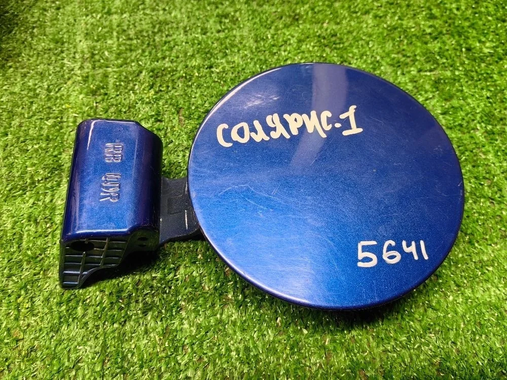 Лючок бензобака Hyundai Solaris 1