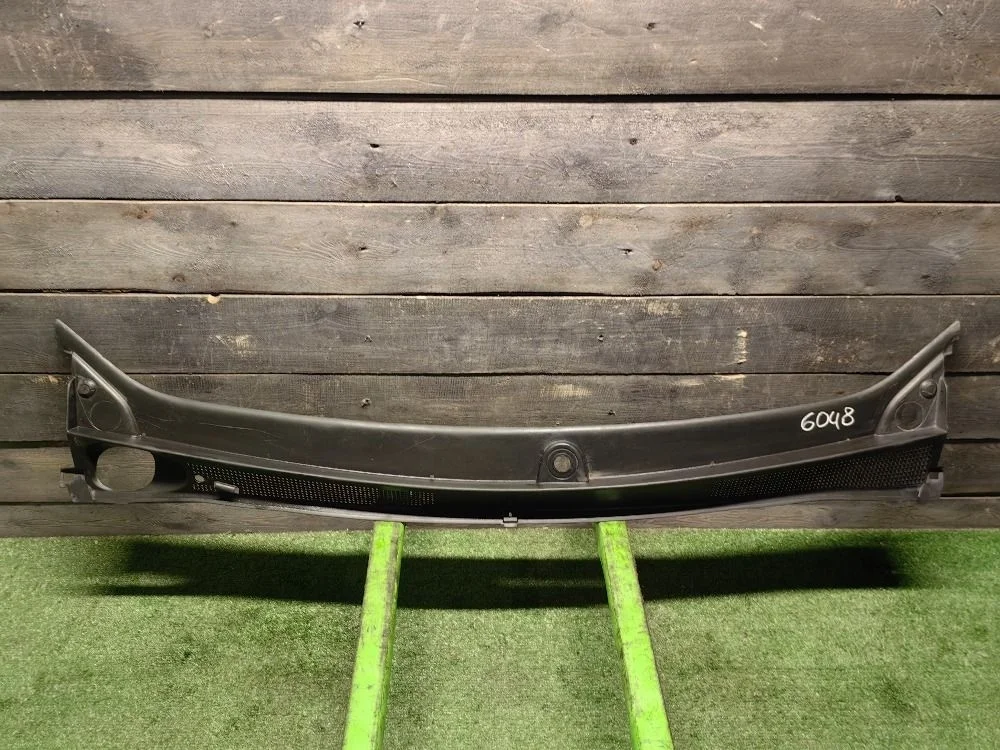 Жабо (накладка дворников) Renault Logan II