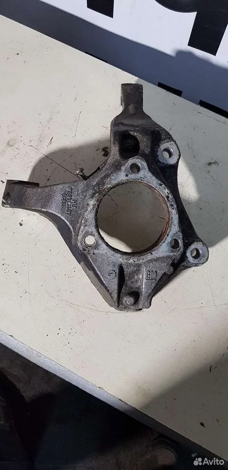 Кулак поворотный передний правый opel astra j