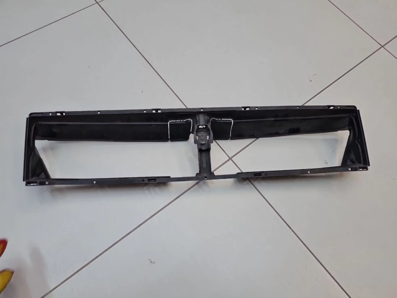 Воздуховод радиатора нижний для BMW 5 F10 2009-2017