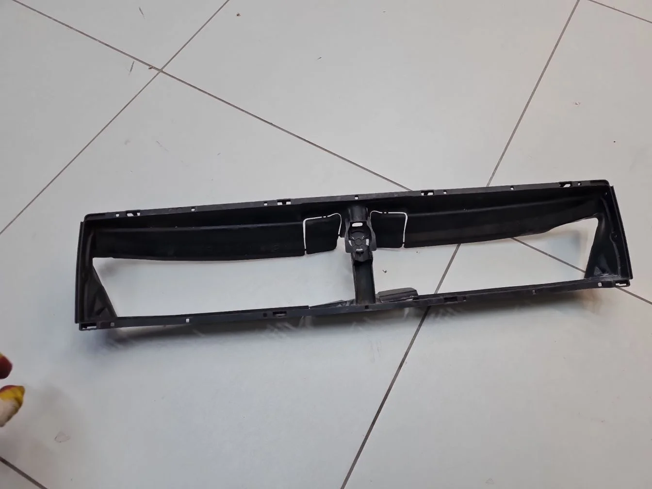 Воздуховод радиатора нижний для BMW 5 F10 2009-2017