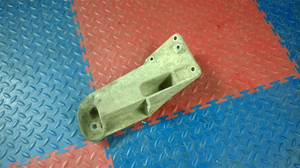 кронштейн двигателя BMW X5 E53  M54B30 231 лс 3.0i