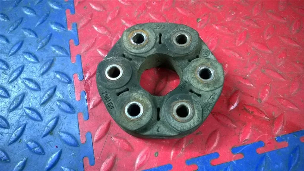 муфта эластичная карданного вала BMW X5 E53  M54B30 231 лс 3.0i