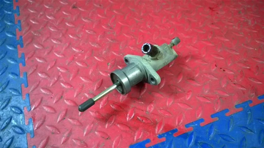 цилиндр сцепления рабочий BMW X5 E53  M54B30 231 лс 3.0i