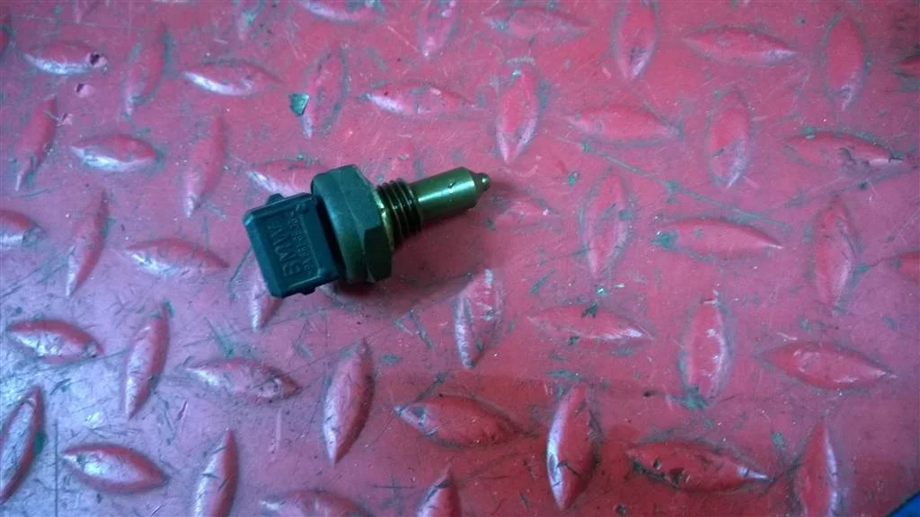 датчик температуры BMW X5 E53  M54B30 231 лс 3.0i