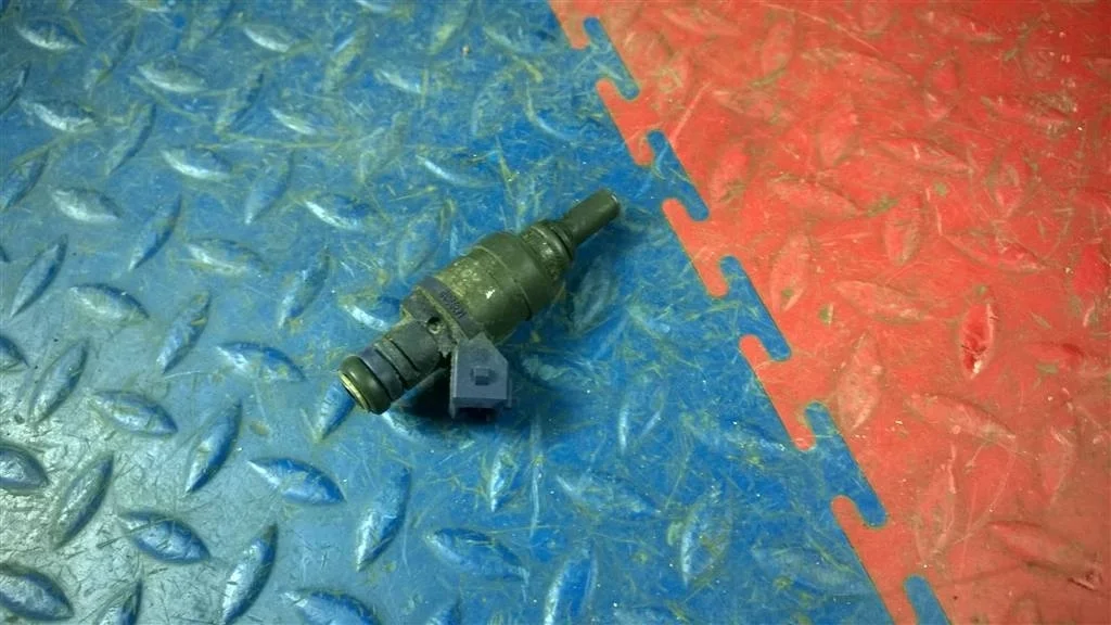 форсунка топливная бензиновая BMW X5 E53  M54B30 231 лс 3.0i