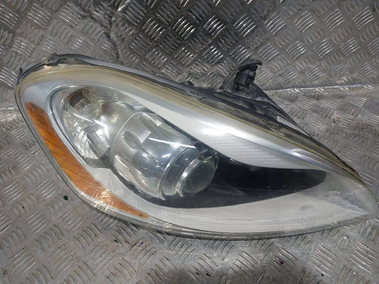 фара правая Volvo XC60