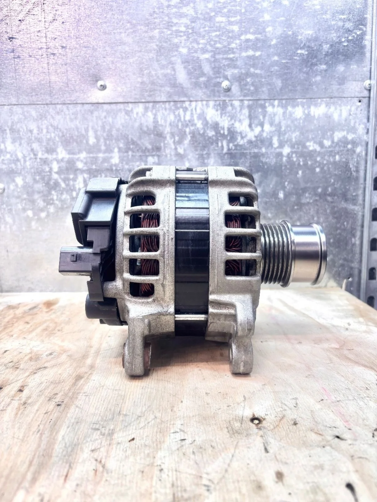 Генератор Octavia 1.2Т 04C903023L Octavia III (2013—2017) В наличии