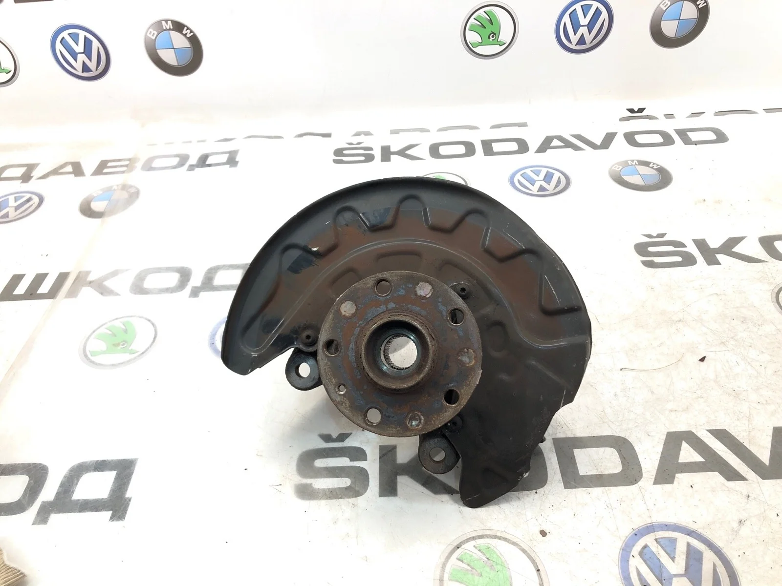 Кулак поворотный Skoda Octavia 5Q0407255Q A7 (5E) 2.0 CKFC, передний левый
