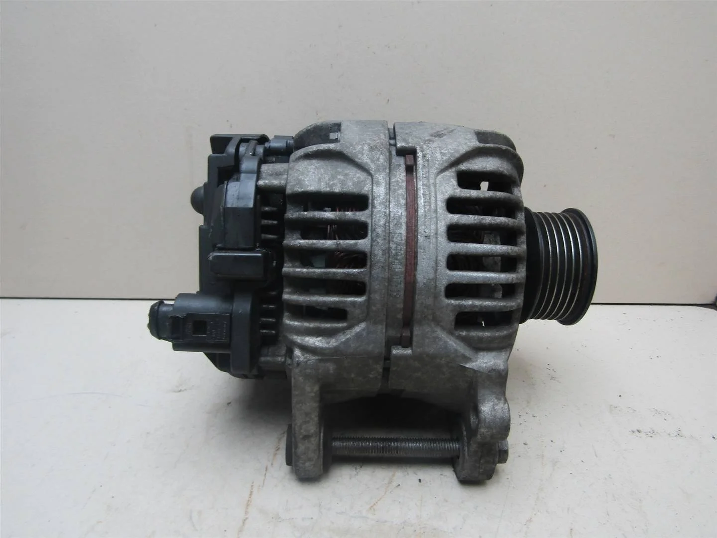 Генератор Skoda Octavia (A4 1U-) 2000-2011  [06A903026]  в Вологде