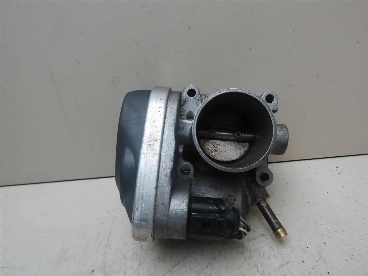 Заслонка дроссельная Skoda Octavia (A4 1U-) 2000-2011  [036133062L]  1.4 в Вологде