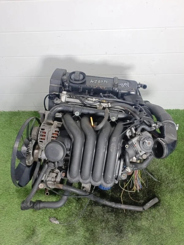 Двигатель Audi A4 B5 AHL AHL