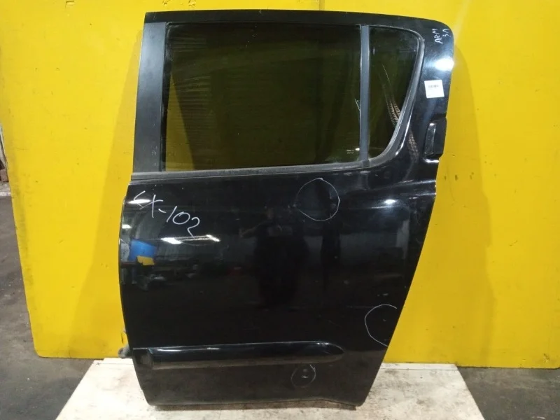 Дверь Nissan Armada 2004-2015