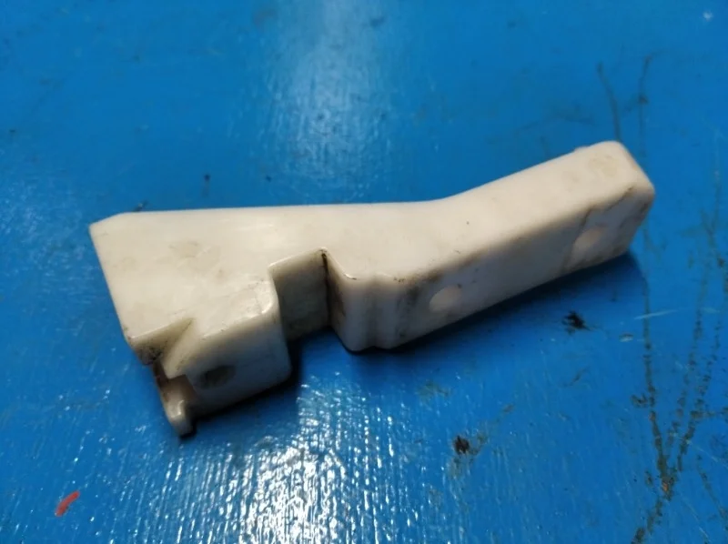 Кронштейн фары MITSUBISHI Outlander XL 2006-2009