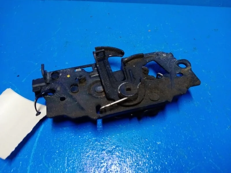 Замок капота Ford Focus 3 2011-2015