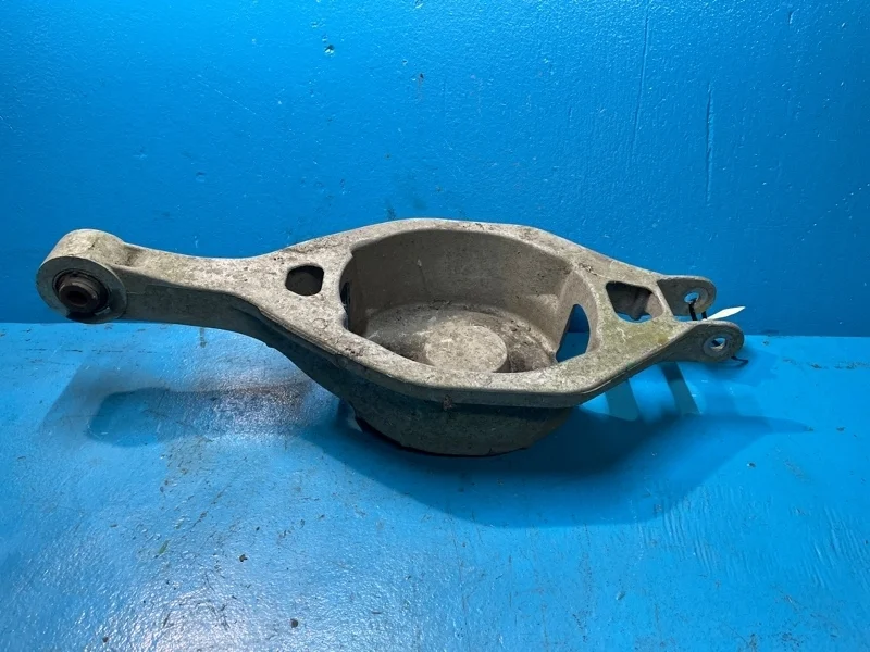 Рычаг поперечный Infiniti G 2008-2014