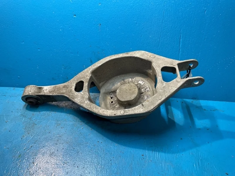 Рычаг поперечный Infiniti G 2008-2014