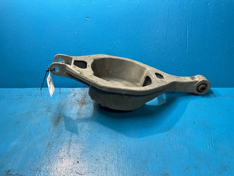 Рычаг поперечный Infiniti G 2008-2014