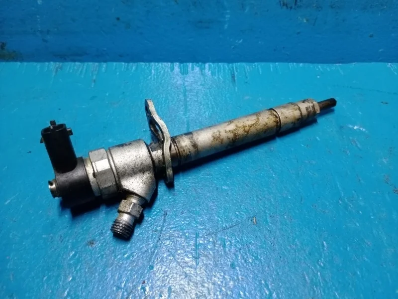 Форсунка топливная Volvo S60, S80, V70, XC70, XC90 2000-2007