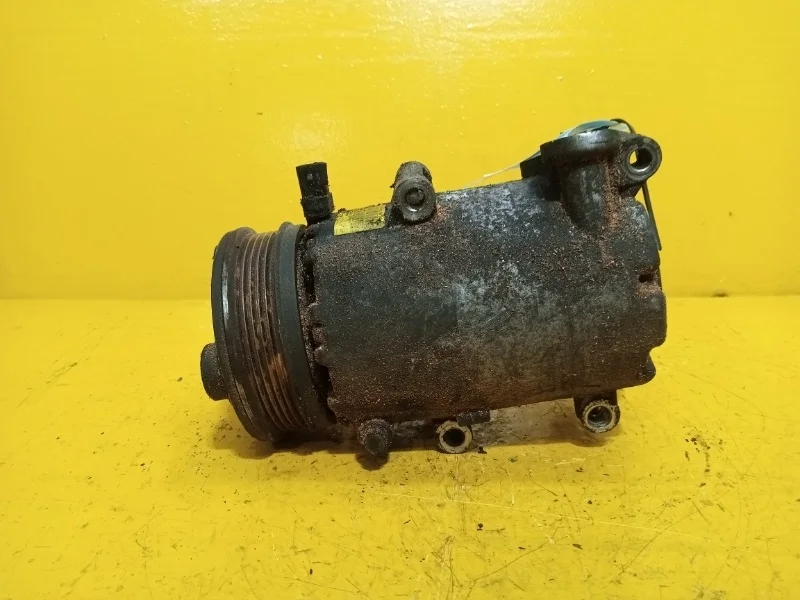 Компрессор кондиционера Ford Focus 2 2005-2011