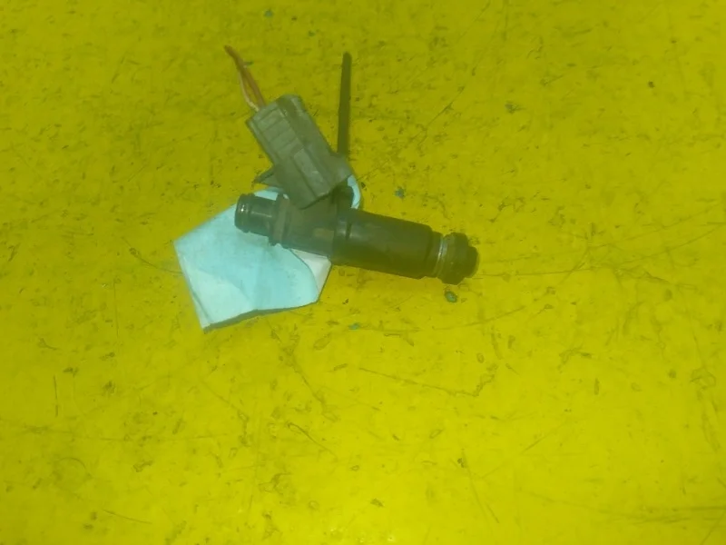 Форсунка топливная MITSUBISHI Montero 3, Pajero 2000-2006