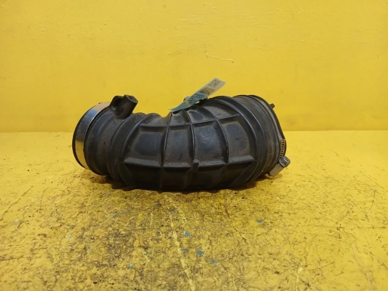 Патрубок воздушного фильтра Honda CR-V 2 2002-2006