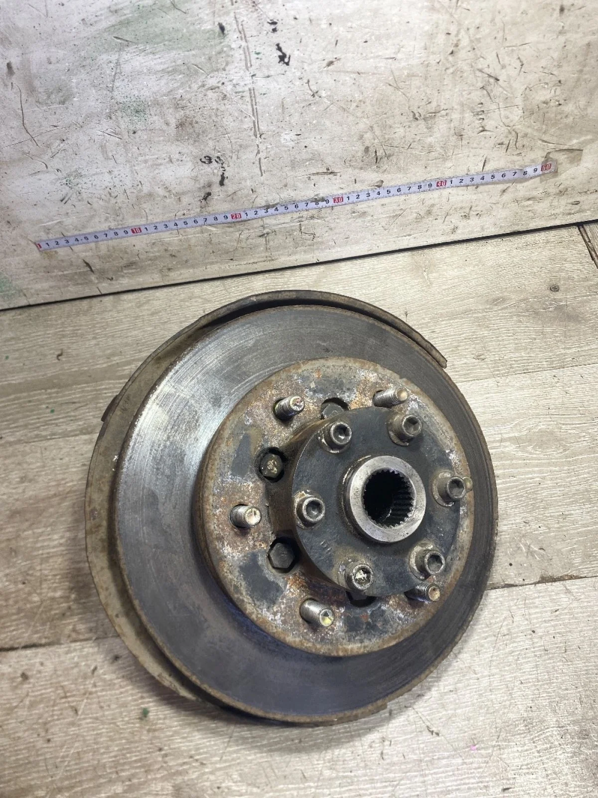 Кулак поворотный передний левый Hyundai Terracan I (2001—2004)