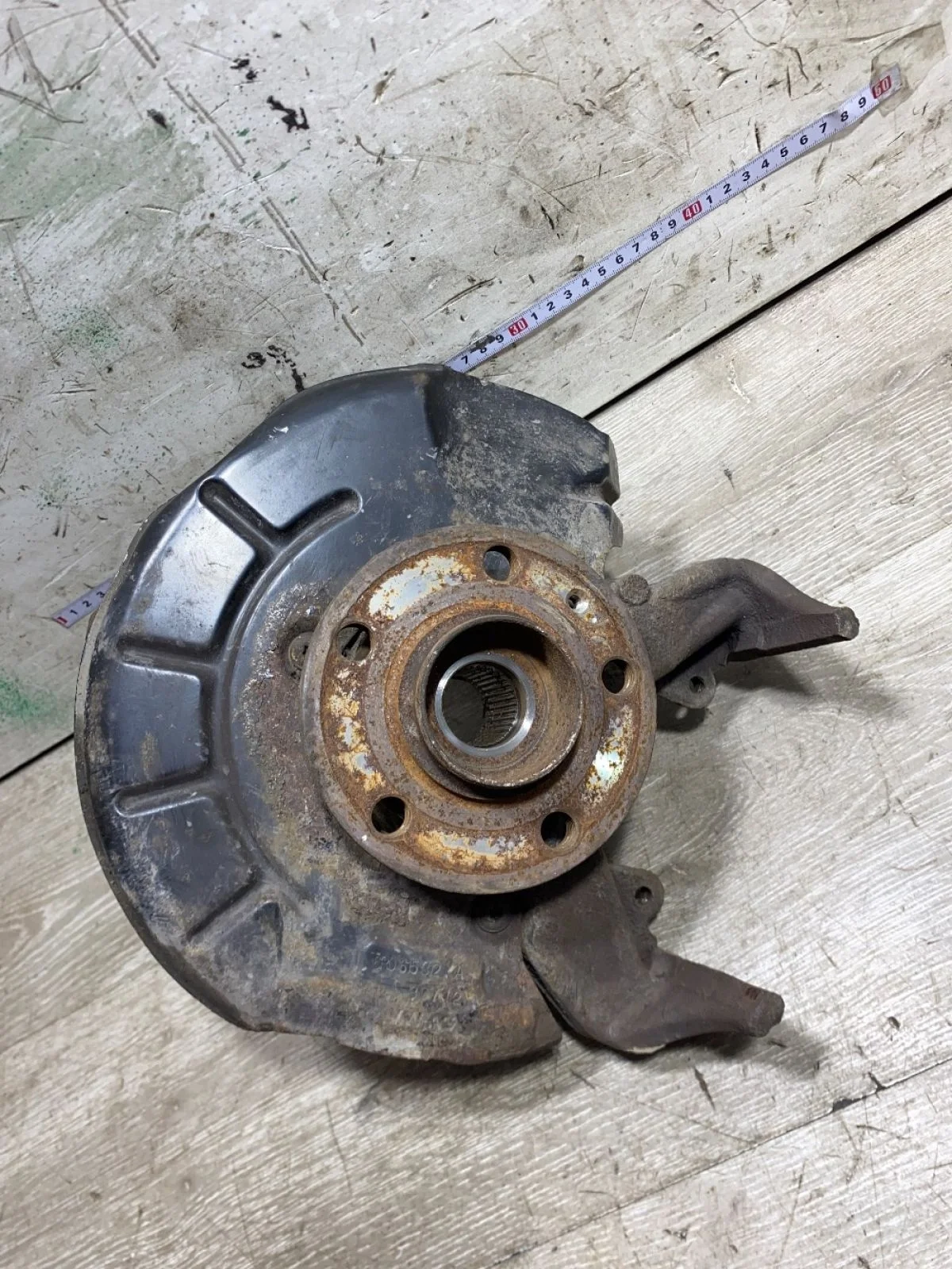 Кулак поворотный передний правый Skoda Fabia II рестайлинг (2010—2014)