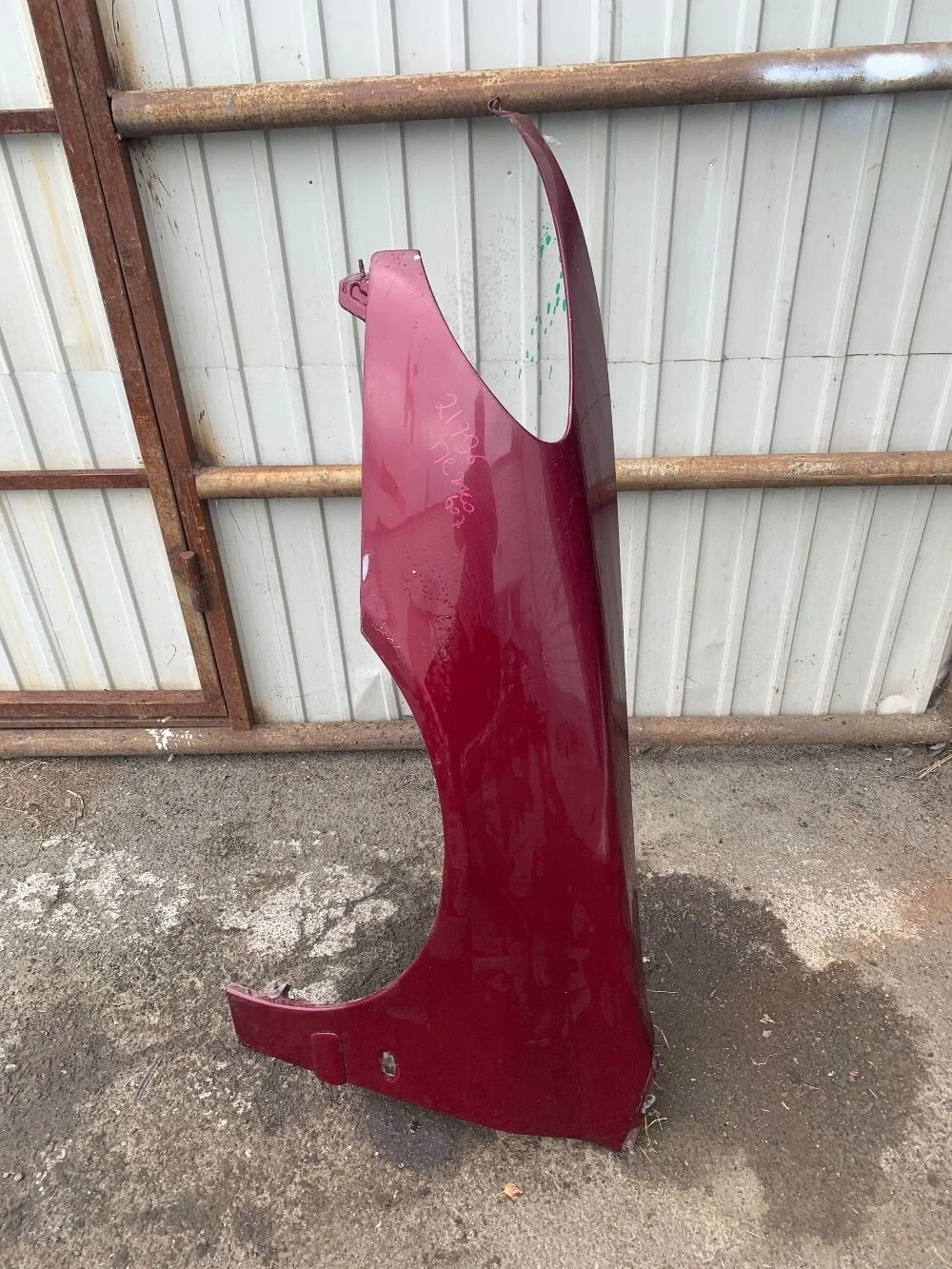 Крыло переднее левое Peugeot 607 I (2000—2004)