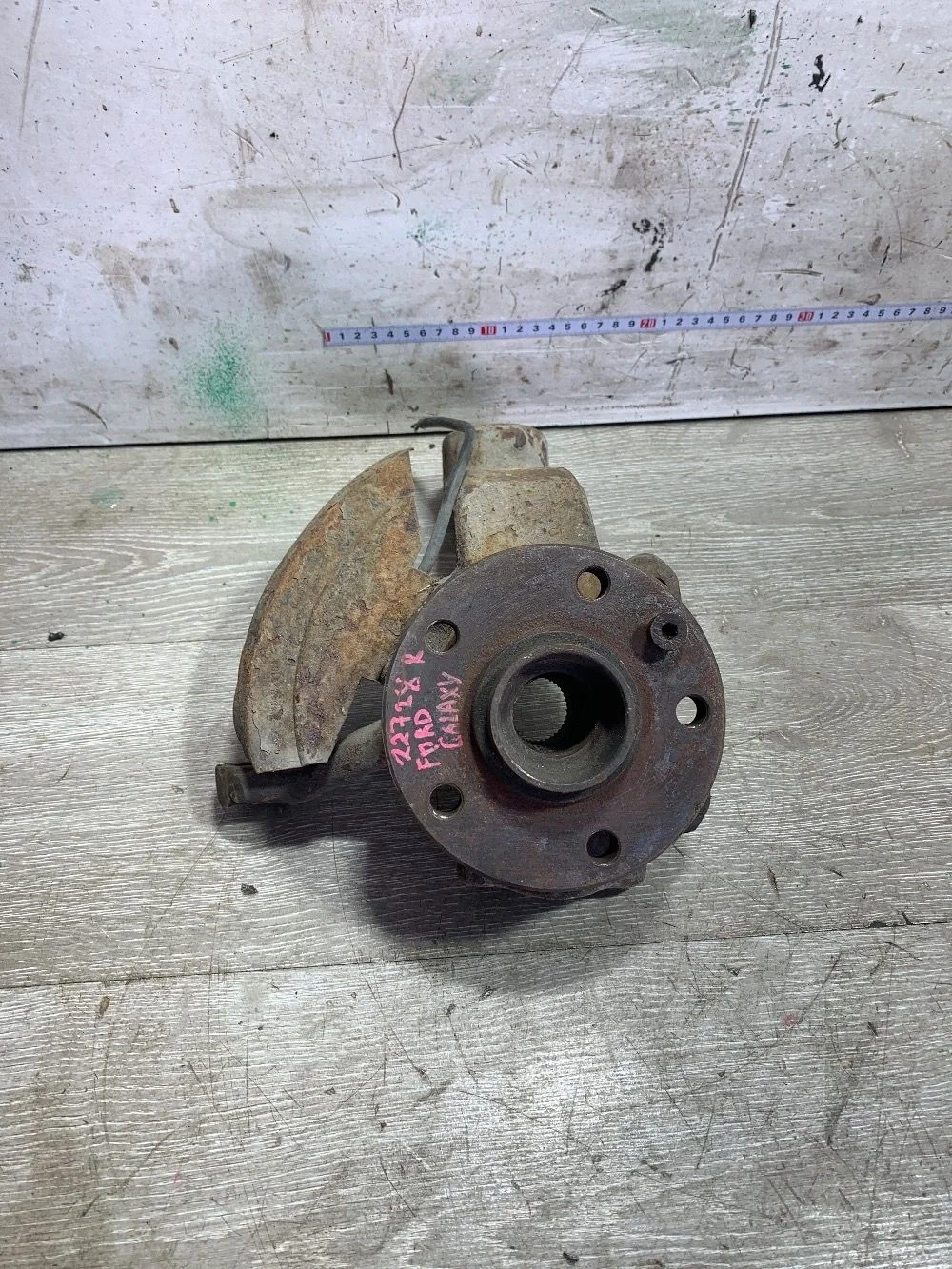 Кулак поворотный передний правый Ford Galaxy I (1995—2000)