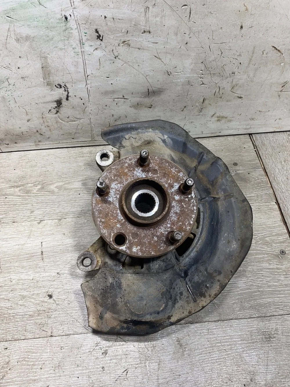 Кулак поворотный передний левый Toyota Camry XV40 (2006—2009)