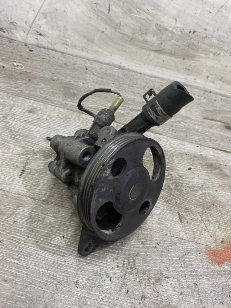 Насос гидроусилителя Mazda Familia BH (1994—1999)