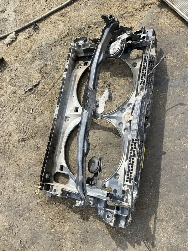 Рамка радиатора Nissan Teana J32 рестайлинг (2011—2013)