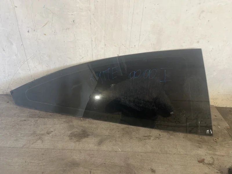 Стекло кузовное глухое правое Ford Focus I (1998—2004)