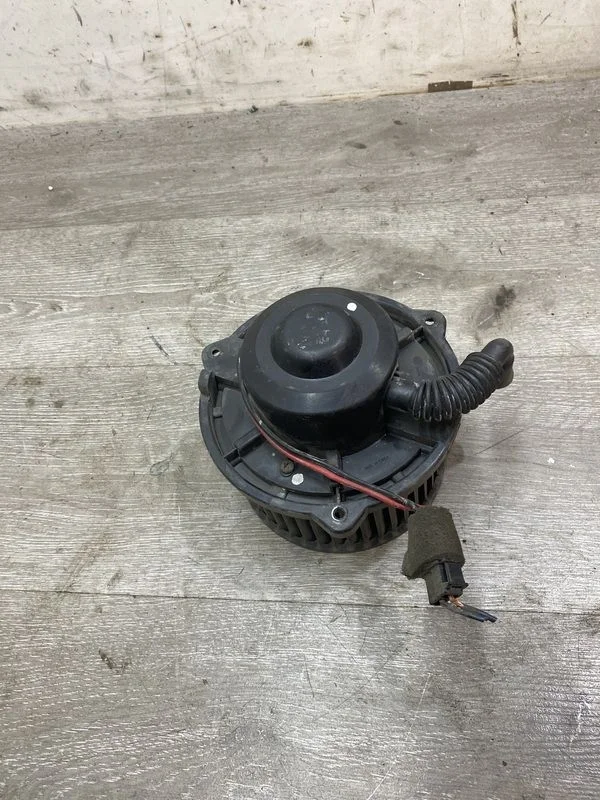 Моторчик отопителя Hyundai Accent I (1994—2000)