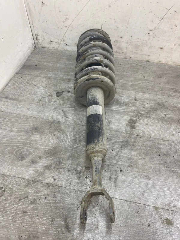 Амортизатор передний Volkswagen Passat B5 рестайлинг (2000—2005)