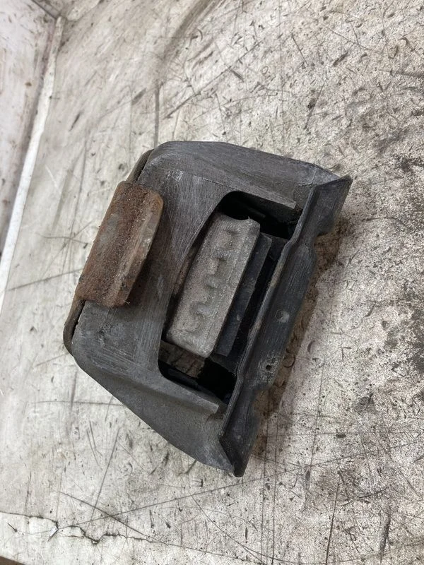 Опора КПП Volkswagen Bora A4 (1998—2005)