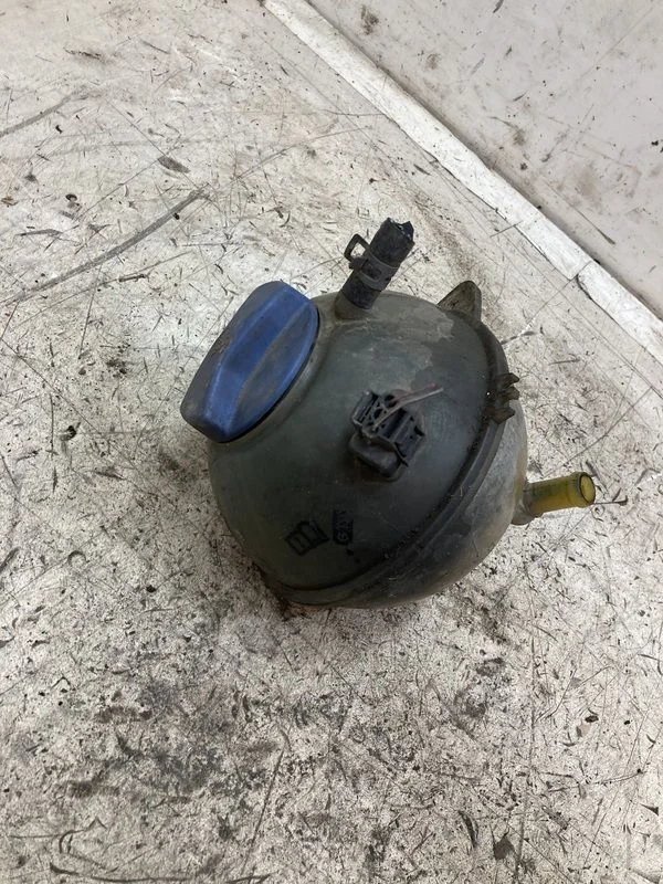 Бачок расширительный Volkswagen Bora A4 (1998—2005)