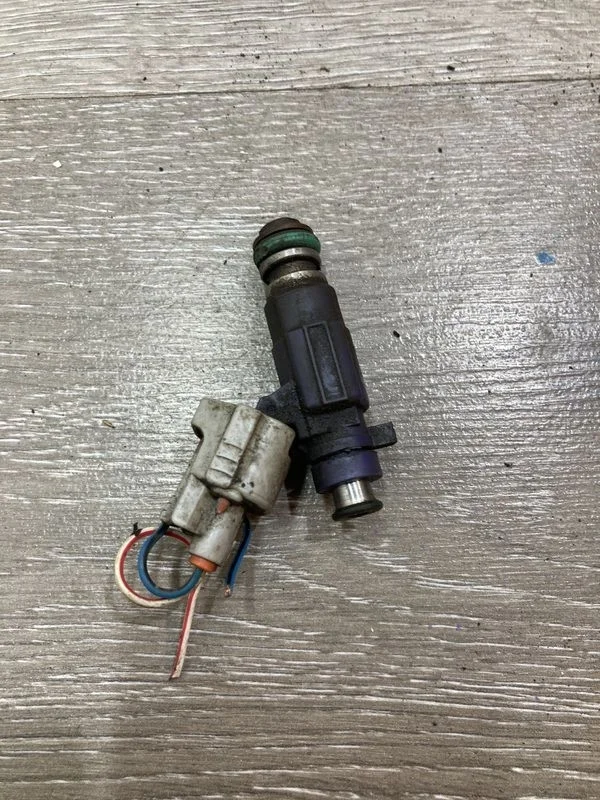 Форсунка топливная Nissan Bluebird U14 (1996—2001)