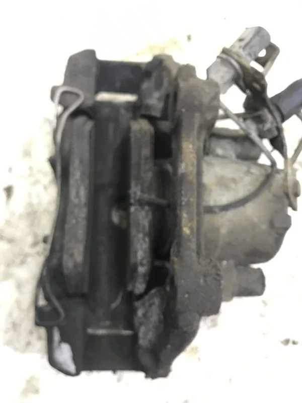 Суппорт тормозной передний правый Volkswagen Passat B5 рестайлинг (2000—2005)