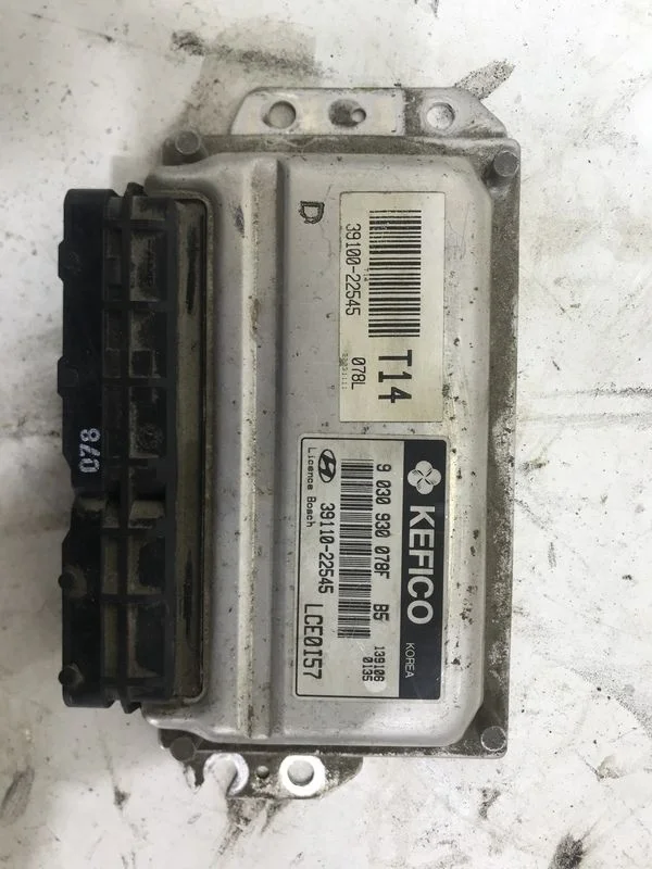 Блок управления двигателем Hyundai Accent II рестайлинг (2002—2005)