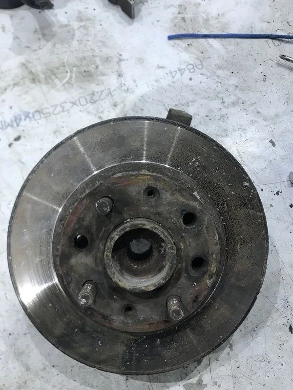 Кулак поворотный передний левый Chevrolet Aveo I (2003—2008)