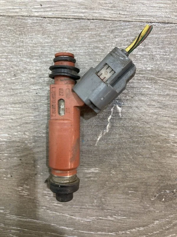 Форсунка топливная Mazda Demio DW (1996—2003)