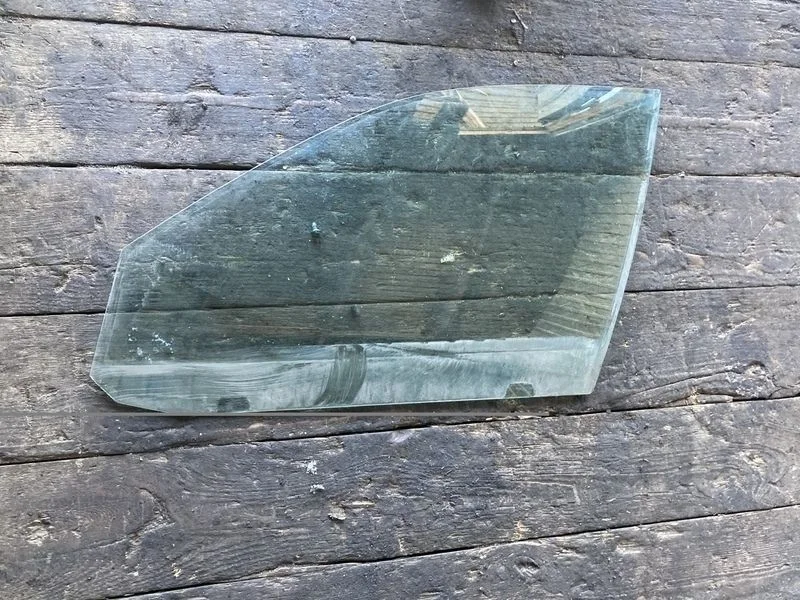 Стекло двери передней левой Skoda Octavia I (1996—2000)