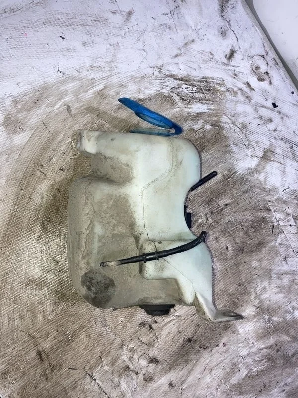 Бачок омывателя лобового стекла Skoda Octavia I (1996—2000)