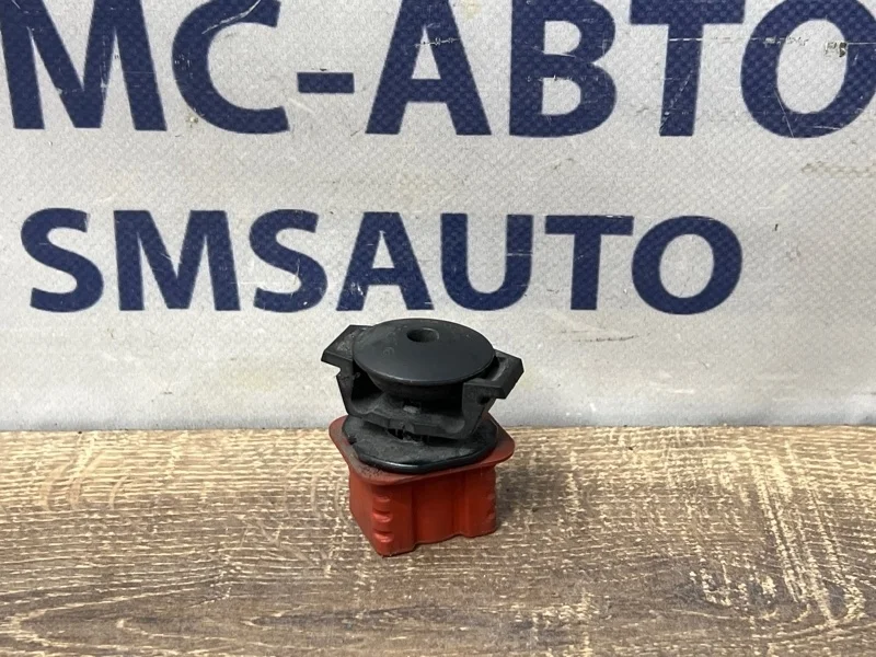 Кронштейн радиатора Mercedes-Benz E-Class 2012 A0009912595 W212 271.860