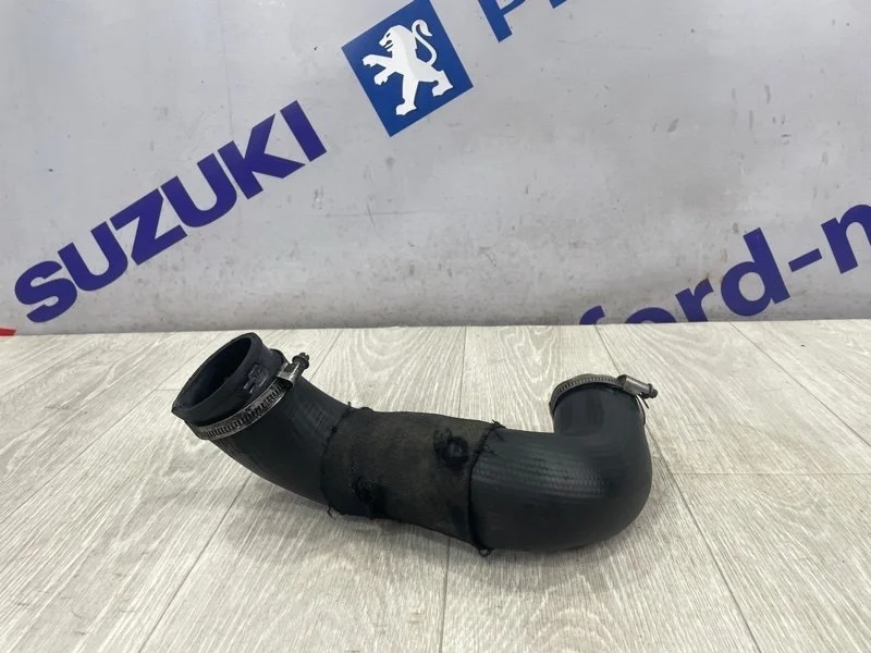 Патрубок интеркуллера FORD TRANSIT 2017 TTG