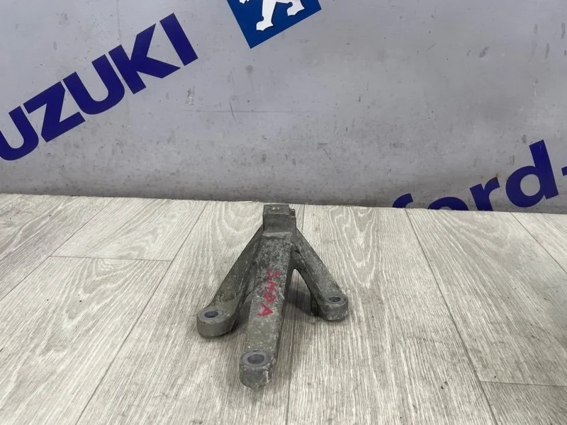 Опора кпп FORD FOCUS 2 2010