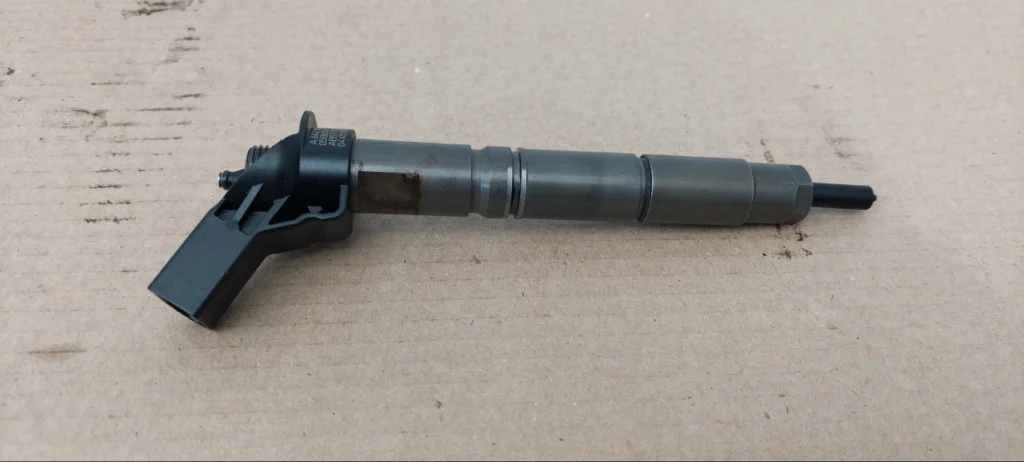 Форсунка топливная Mercedes-Benz E-Class OM642.920