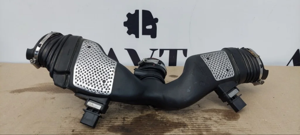 Патрубок воздушного фильтра Mercedes-Benz E-Class